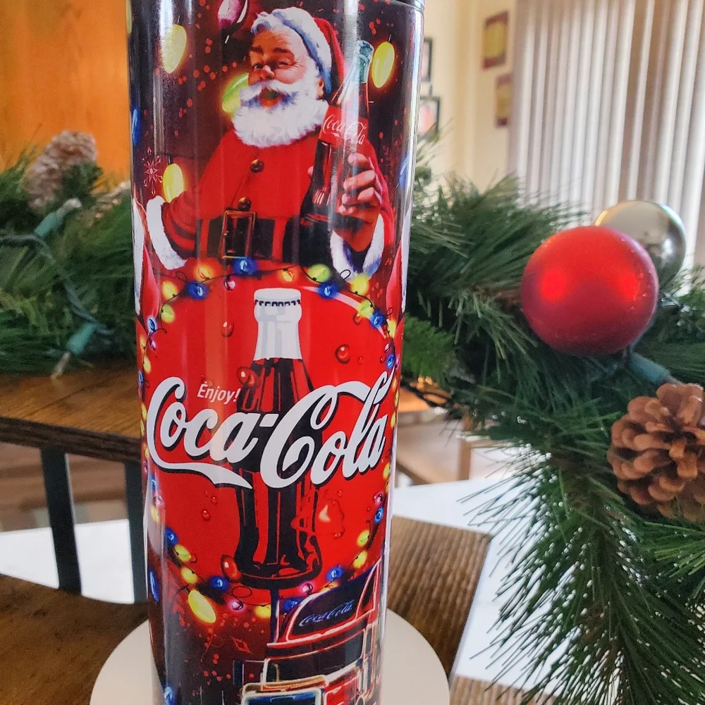 Santa Coca Cola Christmas 20oz Tumbler with duo lids 🎉sale